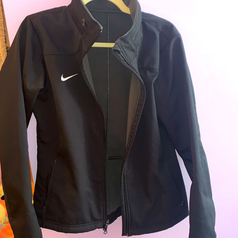 Nike / Women’s Black Jacket / Medium